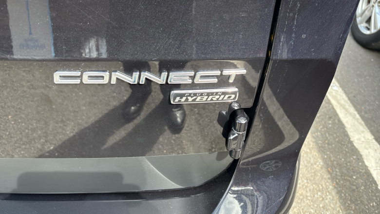 Ford Transit Connect 250 L2 Petrol 1.5 EcoBoost PHEV 150 Active FlexCab Van Auto